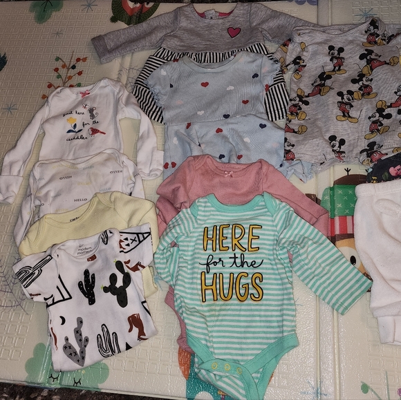 Newborn Girl Clothes excellent condition - Picture 2 of 3